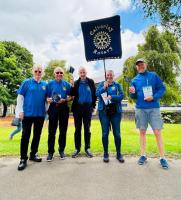 Rotarians assembling before the Calverley Carnival Parade around the Park